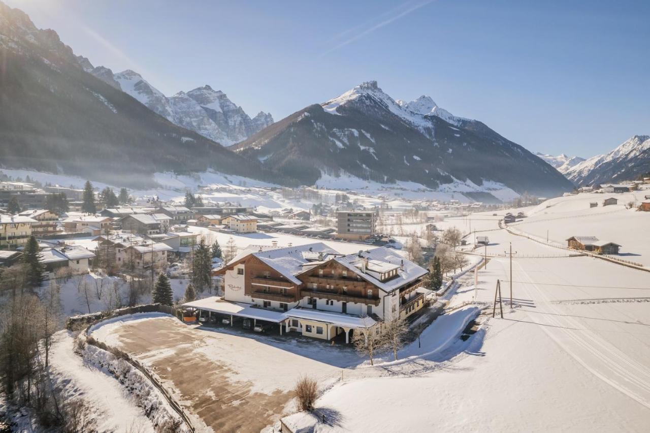 Biohotel Rastbichlhof Neustift im Stubaital Exteriör bild