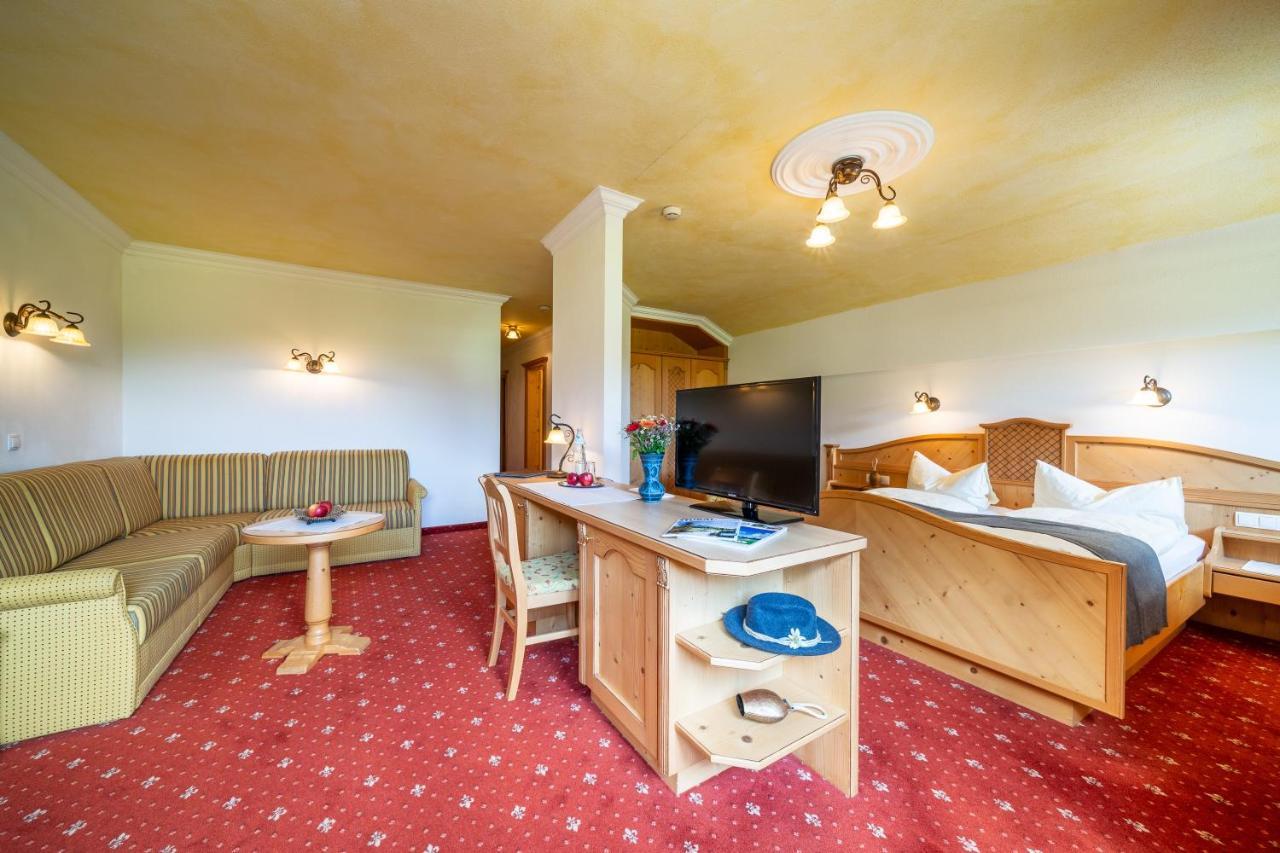 Biohotel Rastbichlhof Neustift im Stubaital Exteriör bild