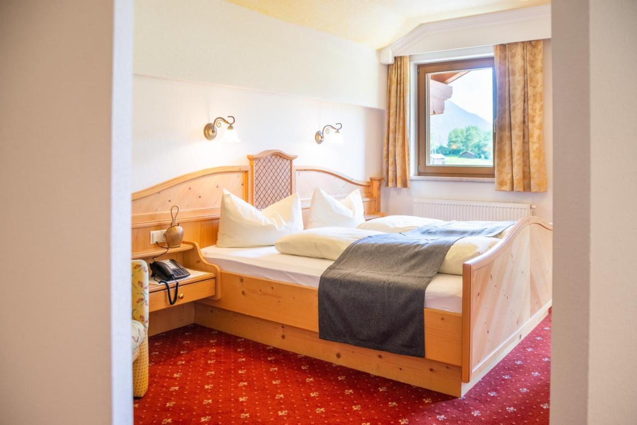 Biohotel Rastbichlhof Neustift im Stubaital Exteriör bild