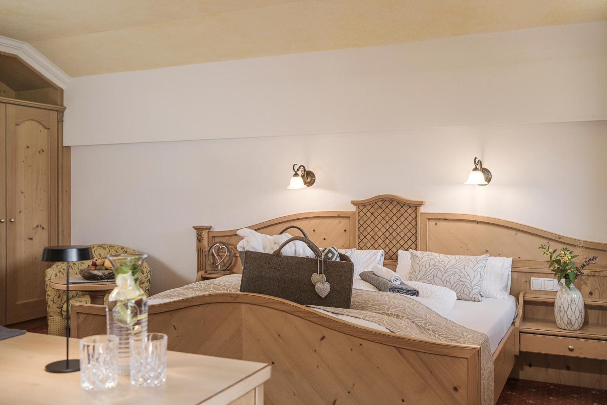 Biohotel Rastbichlhof Neustift im Stubaital Exteriör bild