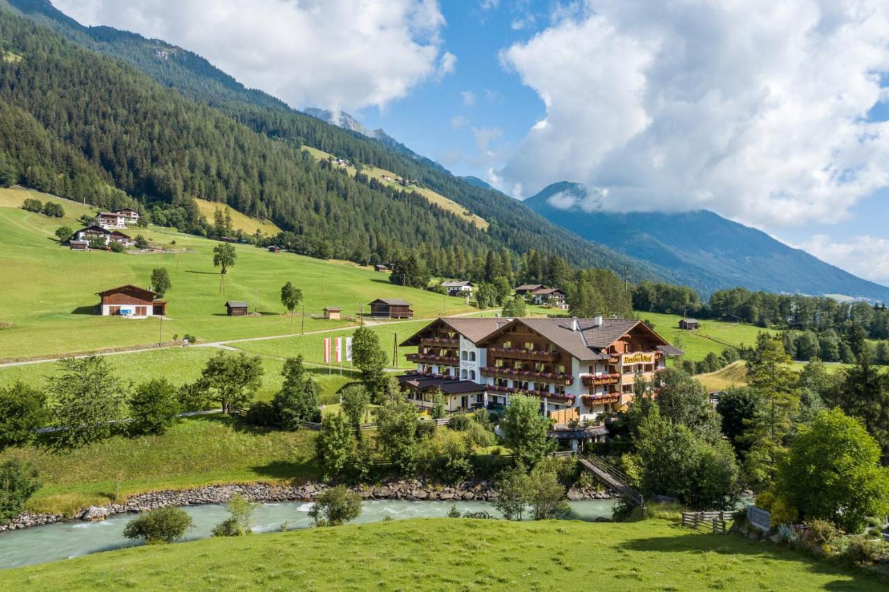 Biohotel Rastbichlhof Neustift im Stubaital Exteriör bild